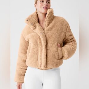 alo yoga Sherpa Snow Angel Puffer camel size S small 4-6 EUC